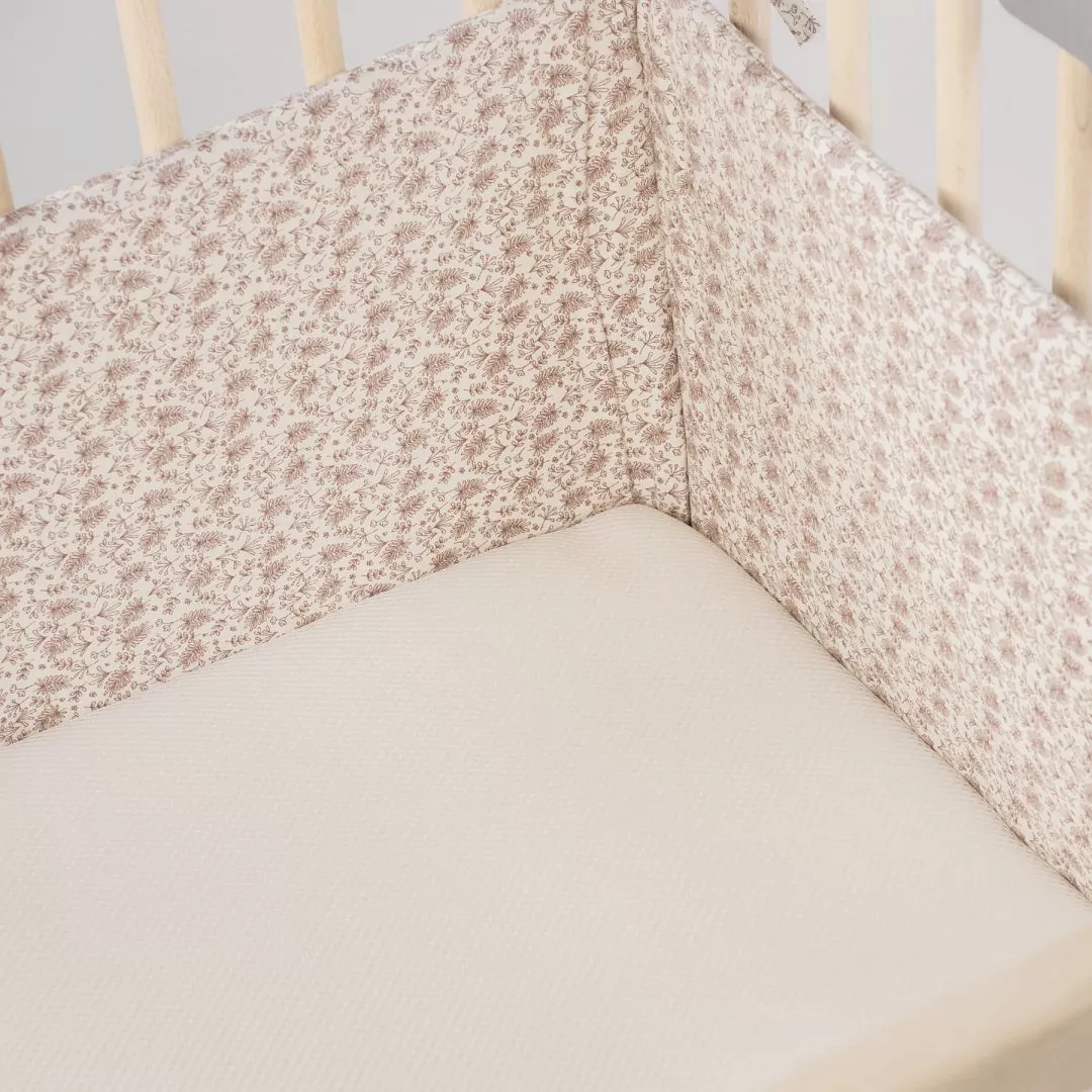 Protector de Cuna 60x120 cm Gala Cerise Walking Mum