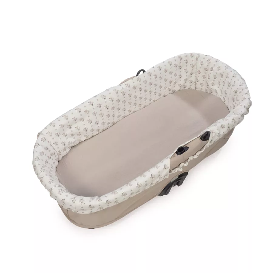 Cubre cuco con gomas - sabana ajustable Botton Flores Walking Mum
